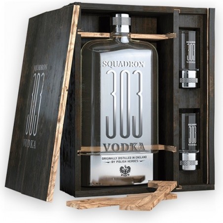 SQUADRON 303 VODKA COFFRET 2 VERRES ANGLETERRE 70 CL 40°