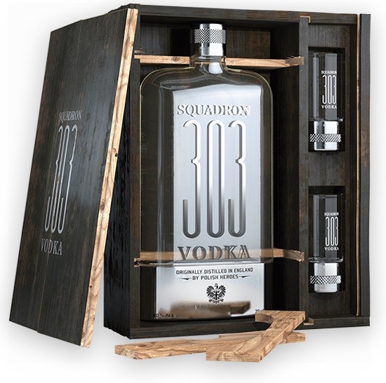 SQUADRON 303 VODKA COFFRET 2 VERRES ANGLETERRE 70 CL 40°